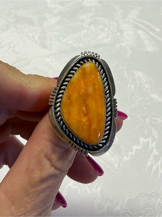 Jewelry - Size 8 Sterling Silver Spiny Oyster Ring